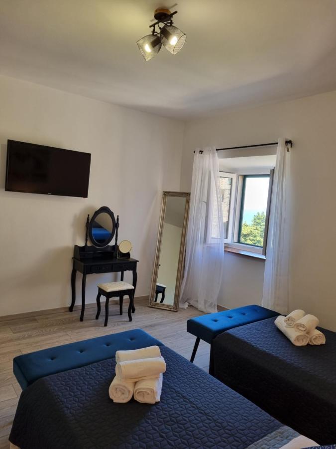 Apartment Meli In Village