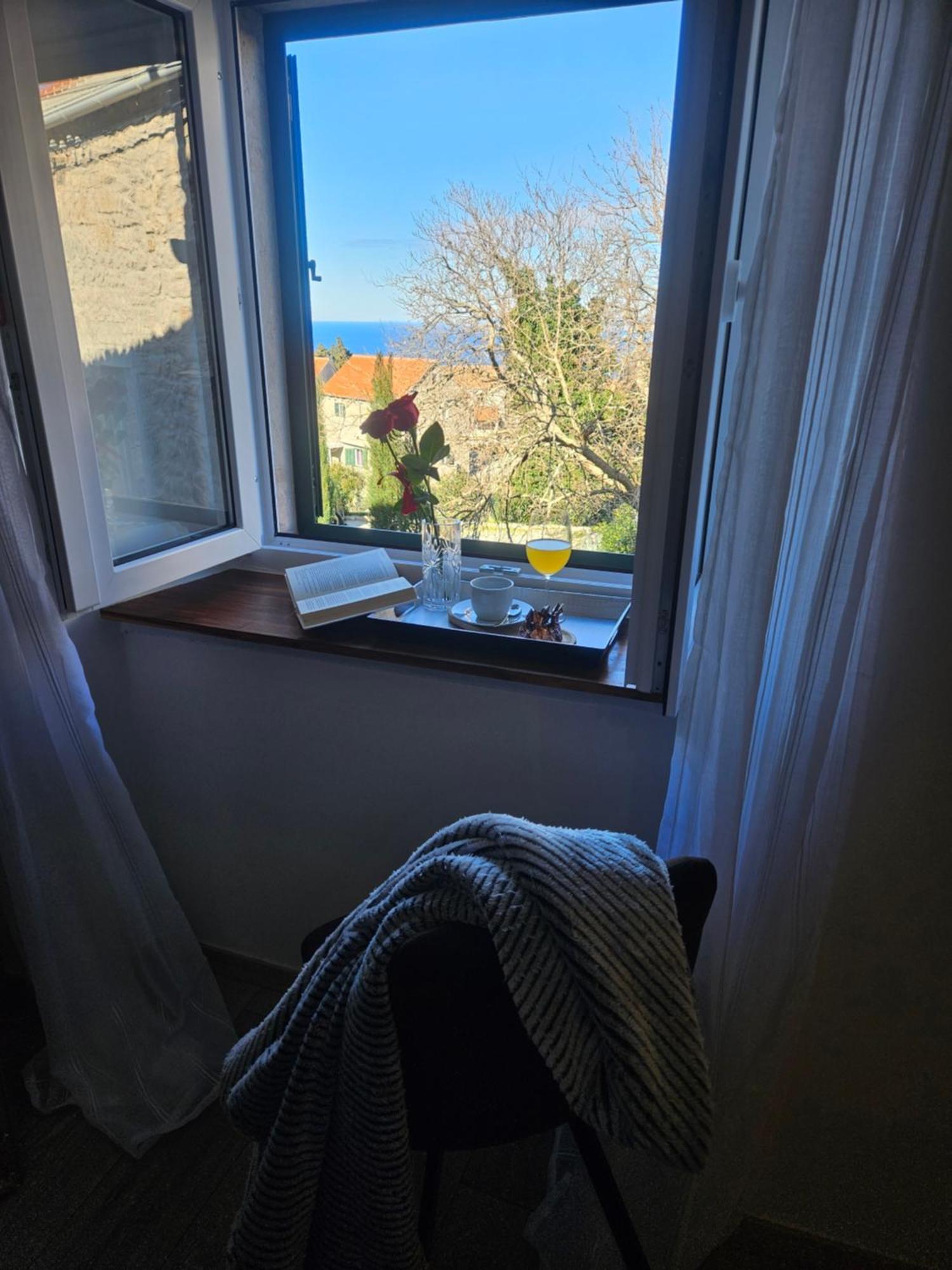 Meli In Village Brusje