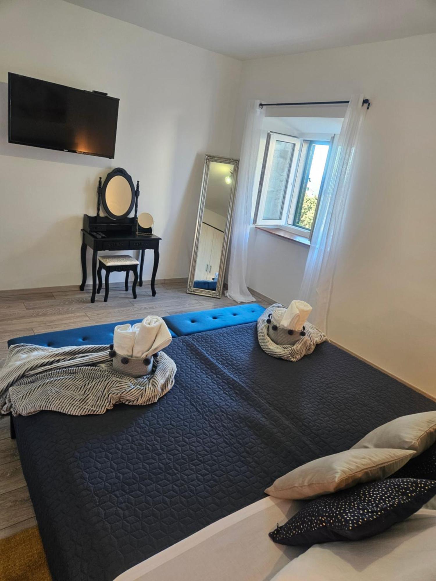 Apartment Meli In Village